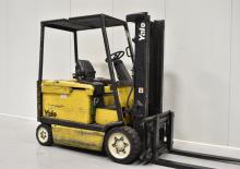 Carrelli elevatori frontali elettrici Yale ERC 30 AGF