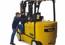 Carrelli elevatori frontali elettrici Yale ERC50VH