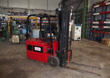 Carrelli elevatori frontali elettrici Caterpillar F 25