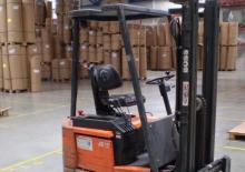 Carrelli elevatori frontali elettrici Steinbock JE 10-44