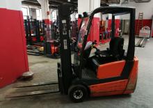Carrelli elevatori frontali elettrici Steinbock LE 13-44