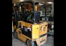 Carrelli elevatori frontali elettrici Caterpillar M 40 D SA