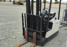 Carrelli elevatori frontali elettrici Crown RC 5510/15-30