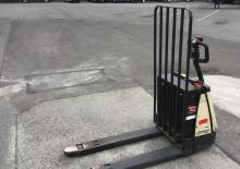 Carrelli elevatori frontali elettrici Crown RC 5530/35-30