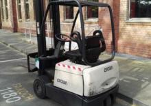 Carrelli elevatori frontali elettrici Crown SC 3013