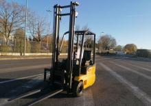 Carrelli elevatori frontali elettrici OM-Pimespo XE 12/3