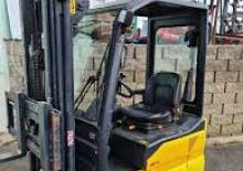 Carrelli elevatori frontali elettrici OM XE 15
