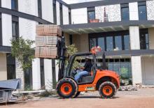 Carrelli elevatori fuoristrada Ausa C 250 H
