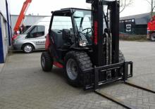 Carrelli elevatori fuoristrada Manitou MC 25-4