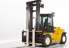 Carrelli elevatori fuoristrada Yale GDP280DF