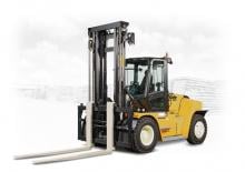 Carrelli elevatori fuoristrada Yale GP360EF