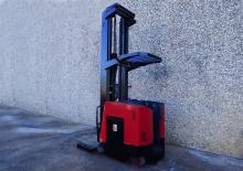Carrelli elevatori per corsie strette VNA RAYMOND 740R45TT