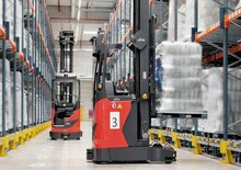 Carrelli elevatori retrattili elettrici Linde R16HD MATIC config. 2 