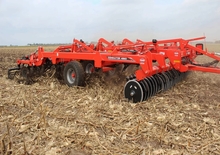 Coltivatori con vomeri ad alette Kuhn Dominator 4860-9