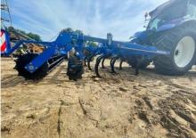 Coltivatori con vomeri ad alette New Holland ST C 300RS 