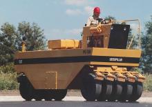 Compattatori stradali statici gommati Caterpillar PS110
