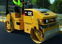 Compattatori stradali vibranti combinati Caterpillar CC24