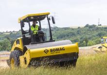 Compattatori stradali vibranti monotamburo Bomag BW 211 DH-5