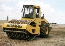 Compattatori stradali vibranti monotamburo Bomag BW 213 PDH-4