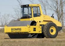 Compattatori stradali vibranti monotamburo Bomag BW 215 D-40