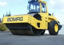 Compattatori stradali vibranti monotamburo Bomag BW 216 D-4
