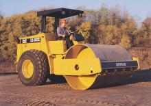 Compattatori stradali vibranti monotamburo Caterpillar CP-563C