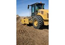 Compattatori stradali vibranti monotamburo Caterpillar CP68B
