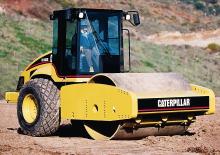Compattatori stradali vibranti monotamburo Caterpillar CP-683E