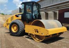 Compattatori stradali vibranti monotamburo Caterpillar CP56