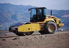 Compattatori stradali vibranti monotamburo Caterpillar CS 683 E