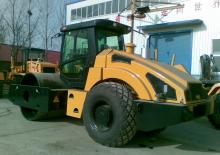 Compattatori stradali vibranti monotamburo YTO LT620B