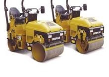 Compattatori stradali vibranti tandem Caterpillar CB 113