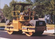 Compattatori stradali vibranti tandem Caterpillar CB-434C