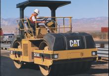 Compattatori stradali vibranti tandem Caterpillar CB-534C