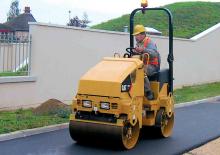 Compattatori stradali vibranti tandem Caterpillar CB14 XW