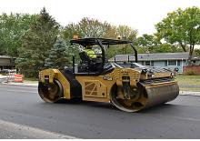 Compattatori stradali vibranti tandem Caterpillar CB15