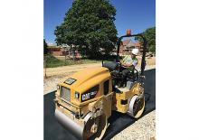 Compattatori stradali vibranti tandem Caterpillar CB2.7