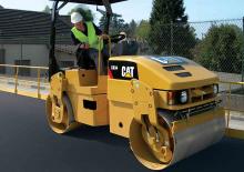 Compattatori stradali vibranti tandem Caterpillar CB34