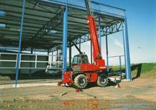 Sollevatori telescopici con torretta girevole Manitou MRT 1432