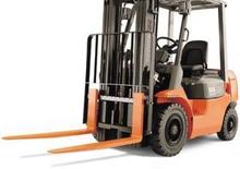 Carrelli elevatori frontali a gas Toyota 42-7 FGF 25