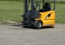 Carrelli elevatori frontali elettrici Desta 3 E 15