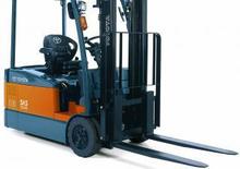 Carrelli elevatori frontali elettrici Toyota 7 FBEF 18