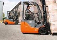 Carrelli elevatori frontali elettrici Toyota 8 FBEKT 16