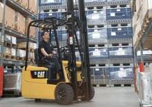 Carrelli elevatori frontali elettrici Caterpillar EP10K RT PAC