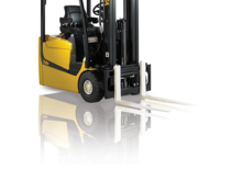 Carrelli elevatori frontali elettrici Yale ERP15VC