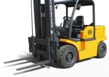 Carrelli elevatori frontali elettrici OM XE 80