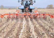 Coltivatori con vomeri ad alette Kuhn Striger 600R 
