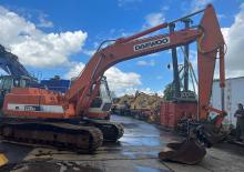 Escavatori cingolati Daewoo DH220LC