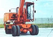 Escavatori gommati PROMEX P 802