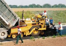 Finitrici stradali gommate Caterpillar AP800C